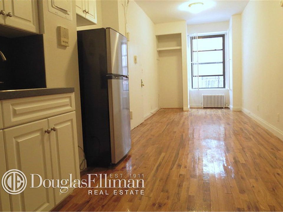 2nd image of 237 W 18th St APT 2RW