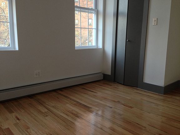 3rd image of 483 Dekalb Ave