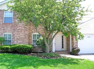 1044 Windstream Dr, Saint Peters, MO 63376