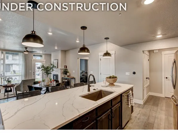 245 High Point Dr #208, Longmont, CO 80504