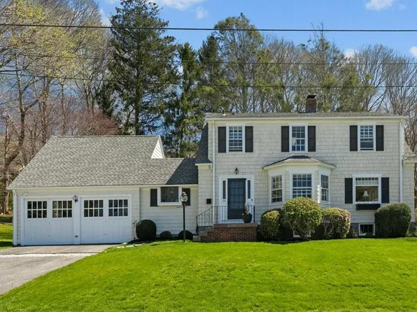 10 West Ave, Tiverton, RI 02878