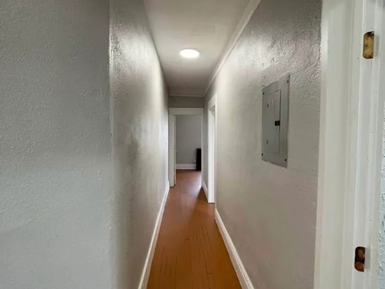 287 E Edsel Ford Fwy #1-8 — Photo 5