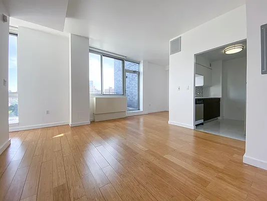 Rented by Kahen Properties | media 4