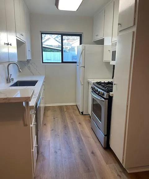 638 E Angeleno Ave #E — Photo 6