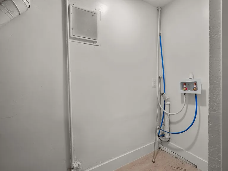 509 S Mansfield Ave — Photo 17