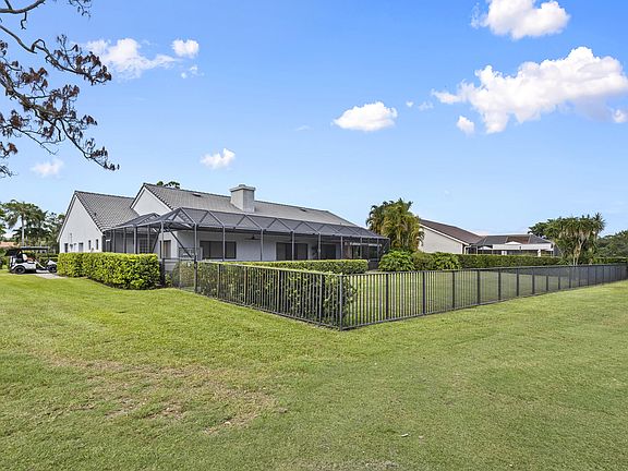3rd image of 10718 Boca Woods Lane