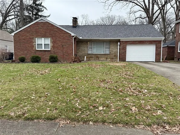 546 Belvedere Ave NE, Warren, OH 44483