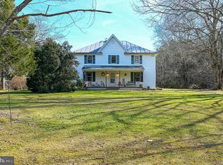 3492 Roundabout Rd, Louisa, VA 23093