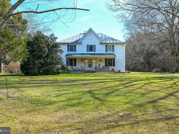 3492 Roundabout Rd, Louisa, VA 23093