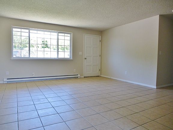 4th image of 424 Crawford Ave