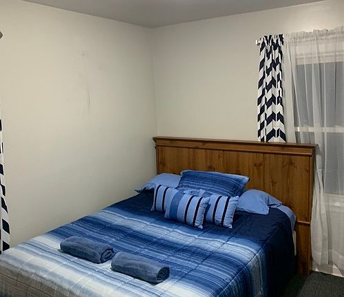 3rd image of 878 Storer Ave #1