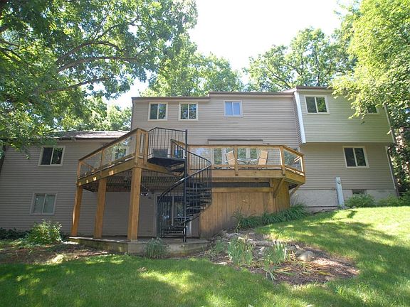 2nd image of 812 Knollwood Ct