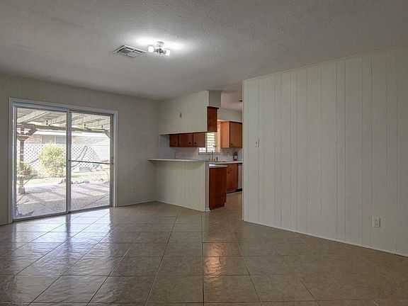 3rd image of 4301 Odell Dr