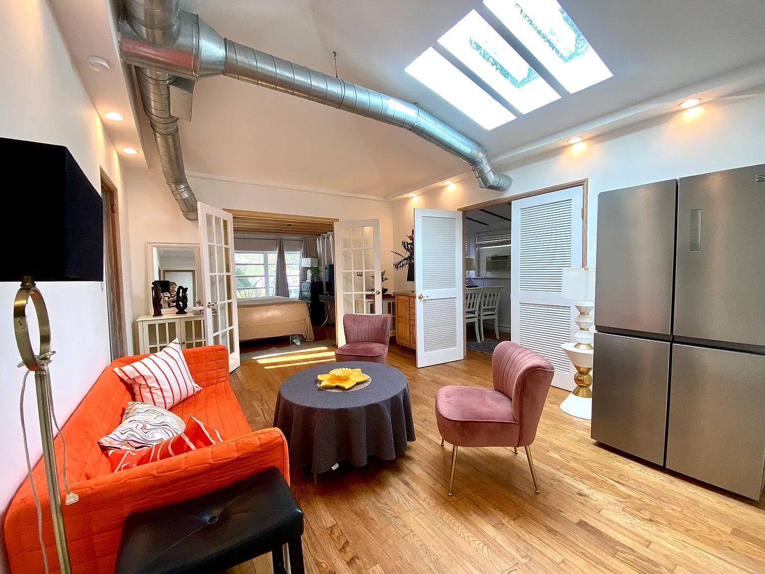 2 bed, 900 sqft, $2,600 — Photo 4