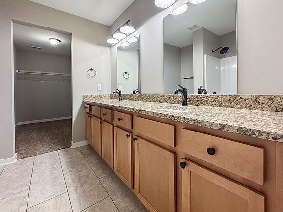 5th image of 5604 Jackies Dr #R