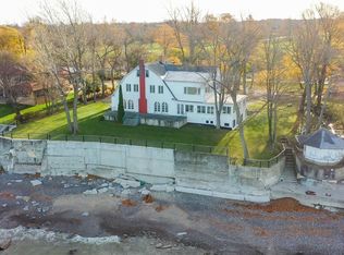 5198 Lake Shore Rd, Hamburg, NY 14075