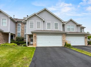 154 Sherwood Ct, Roselle, IL 60172