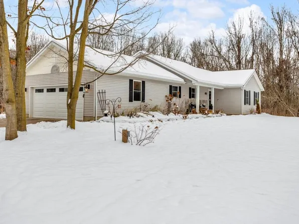 1395 S Lacey Lake Rd, Charlotte, MI 48813