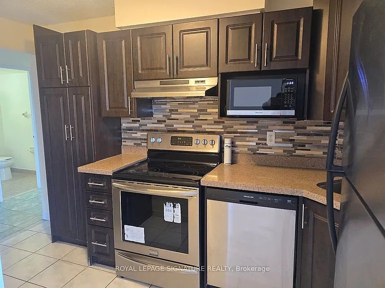 41 Markbrook Ln #213 — Photo 8