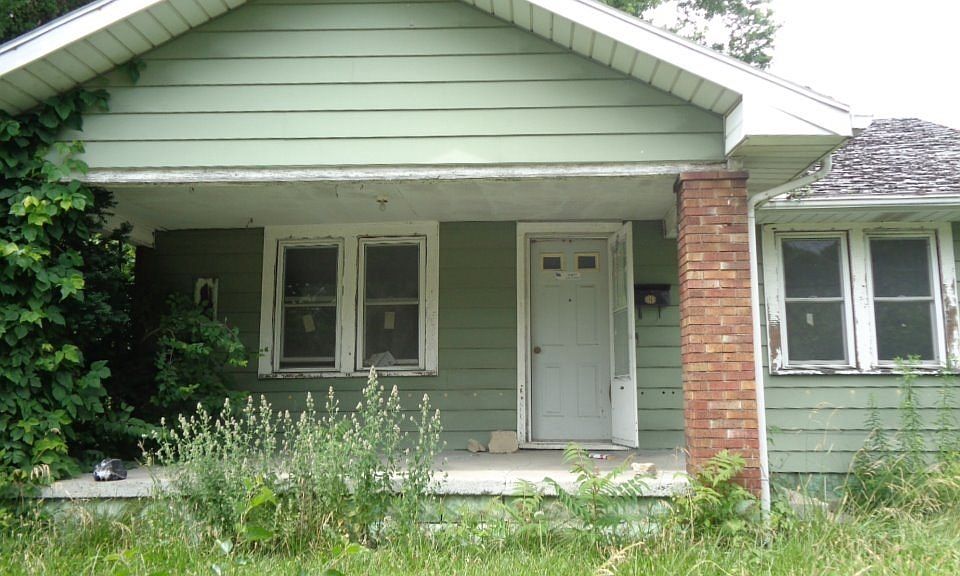 1st image of 1712 E Dudley Ave