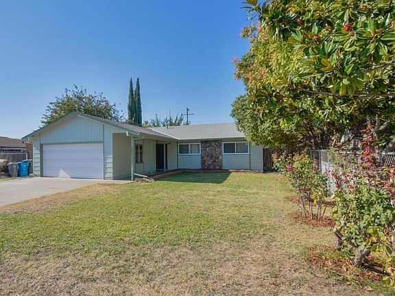 2nd image of 1905 Park Cir