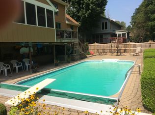 4067 S Creekside Dr, New Palestine, IN 46163