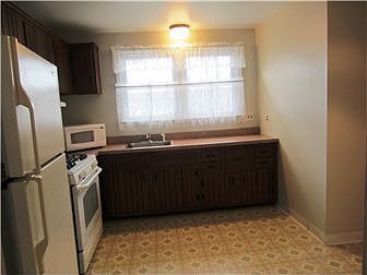 Additional view of kitchen