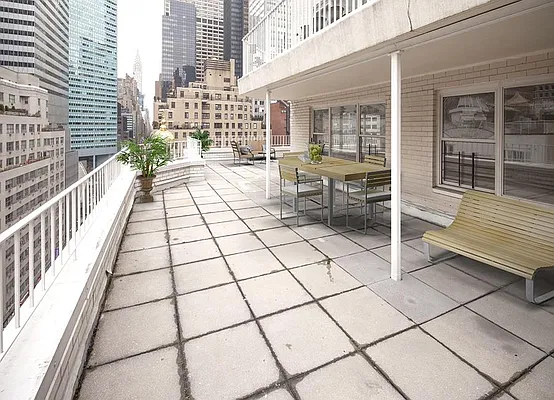 Rented by Warburg | media 17