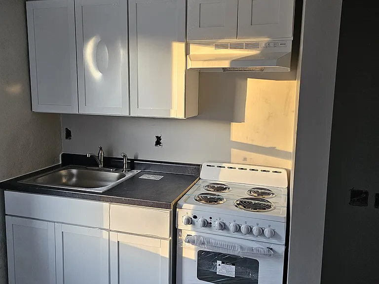 2708 Montgomery St — Photo 8