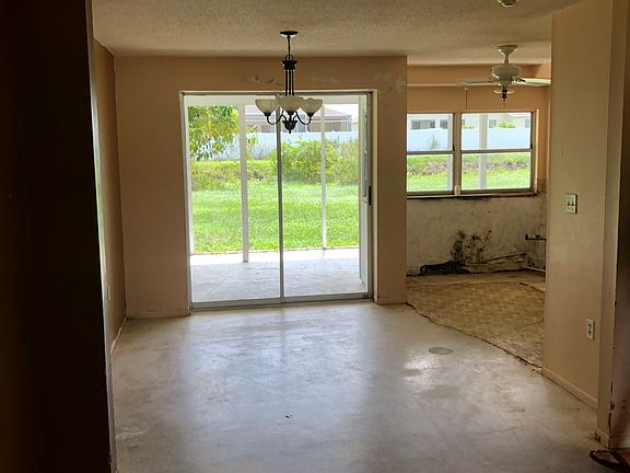 3rd image of 411 Sunnyside Dr