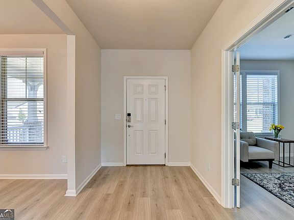 5th image of 8680 Shipton Cir