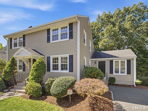2nd image of 23 Hoffman Road