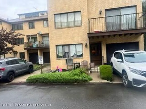 23 Arielle Ln #A, Staten Island, NY 10314