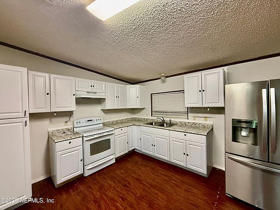 5th image of 2262 Chaffee Rd S