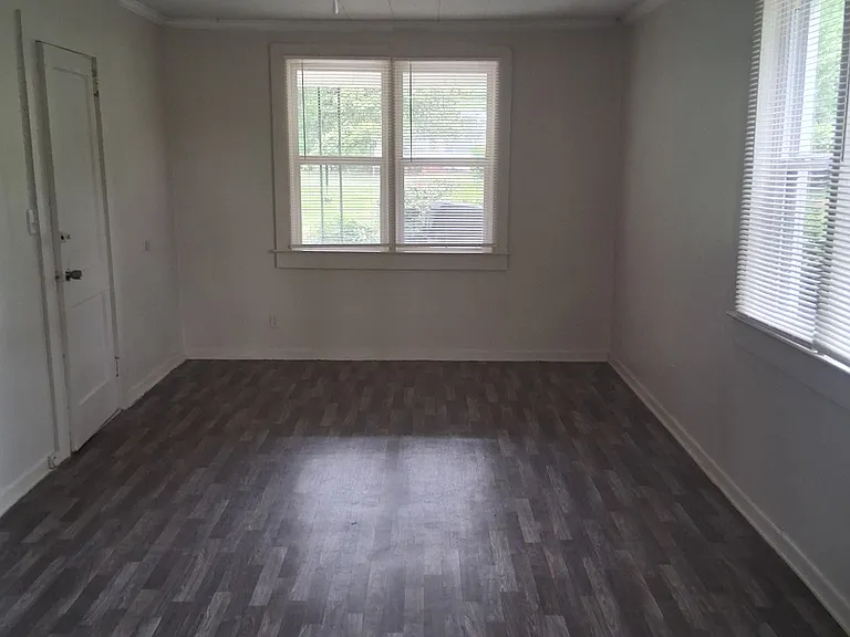 709 Sycamore St — Photo 10
