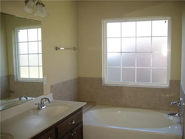 16001 Korie Dr — Photo 10