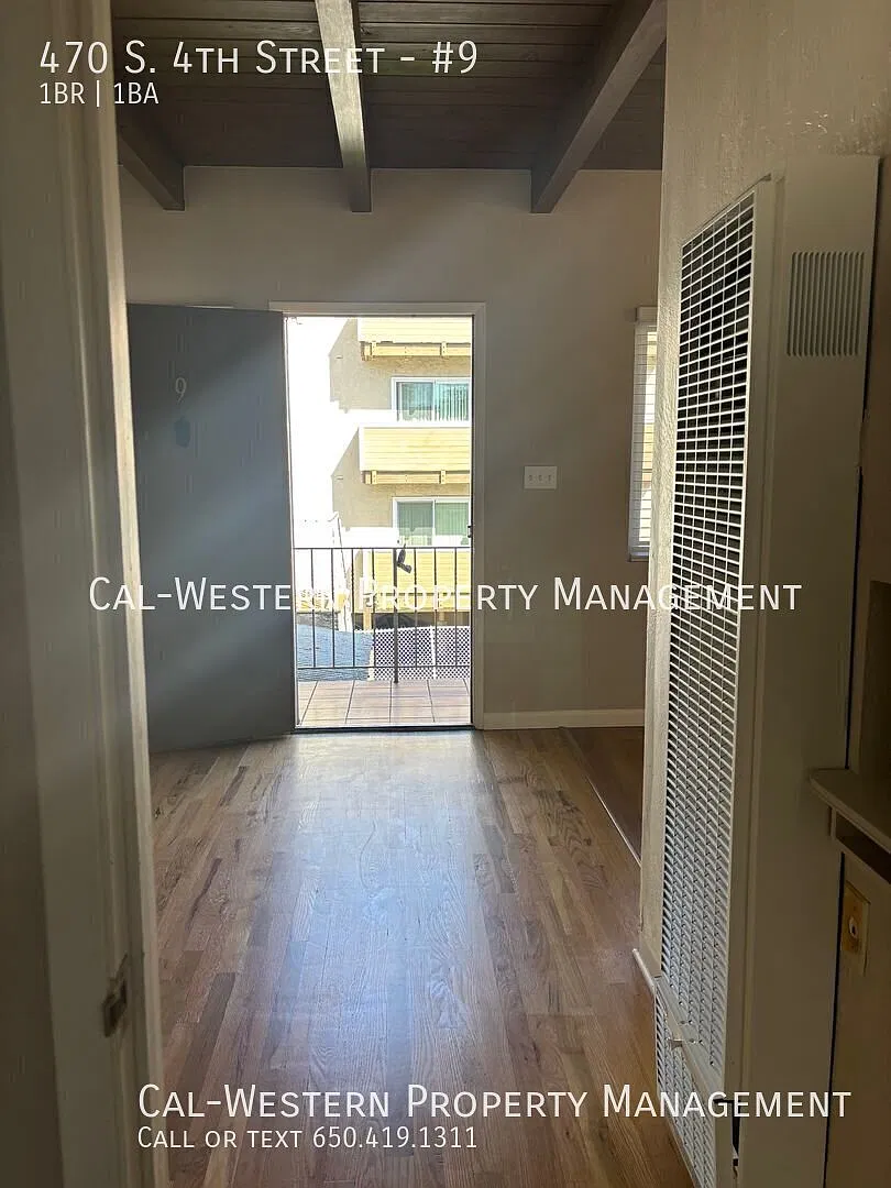 Top Floor 1 Bedroom — Photo 1