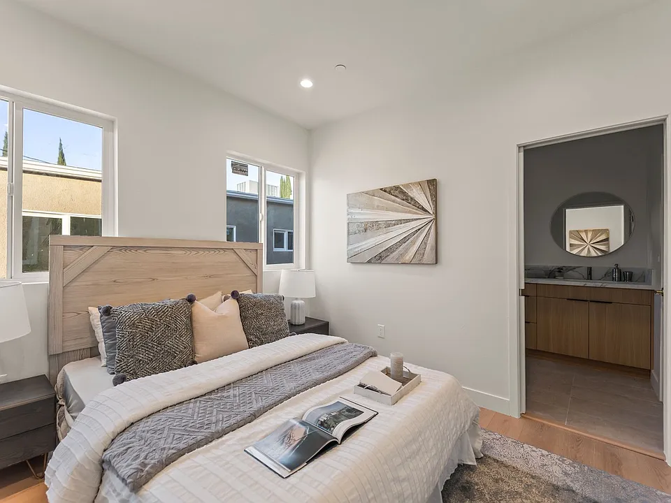 19025 Bassett Street