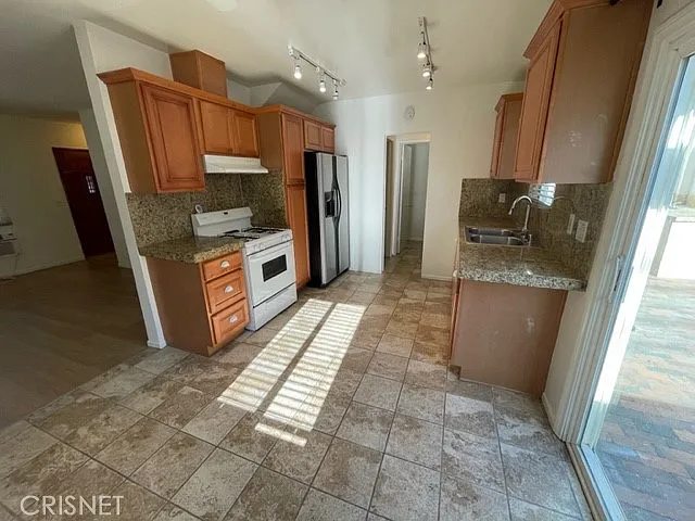 6106 Cedar St — Photo 5