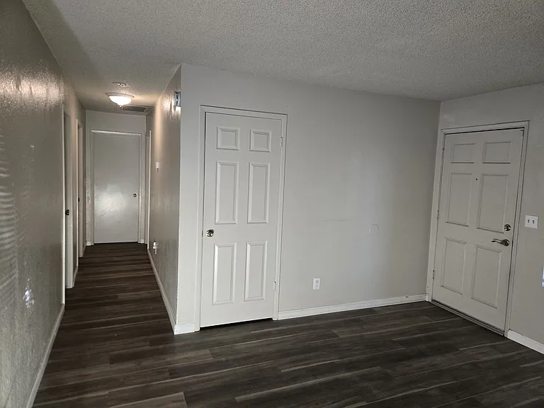 141 S Minnewawa Ave #101 — Photo 5