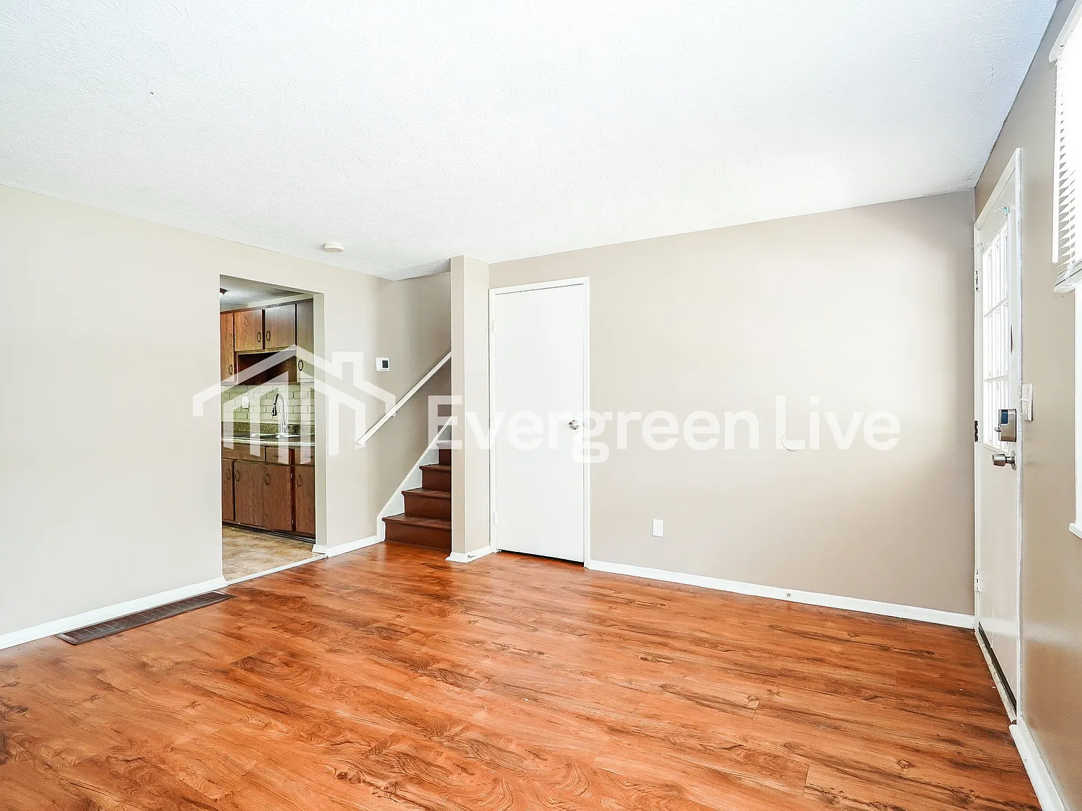 3 bed, 1.5 bath, 1444 sqft, $1,695 — Photo 4