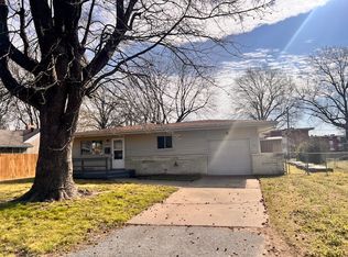 2102 S Delaware Ave, Springfield, MO 65804