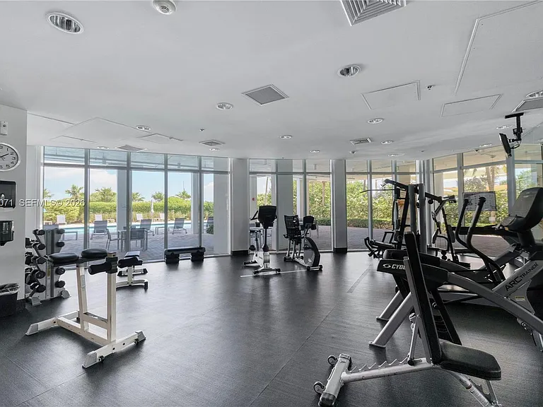 6515 Collins Ave #1405 — Photo 31