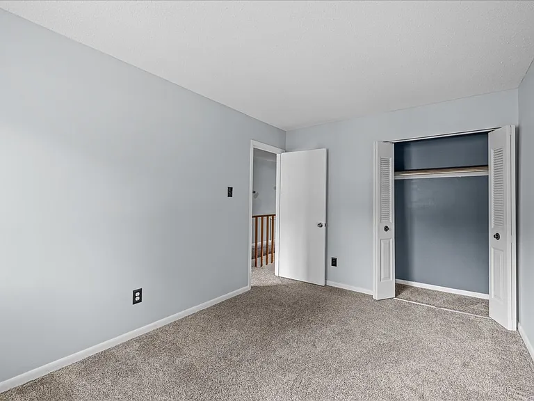 5021 Clairmont Ct — Photo 7