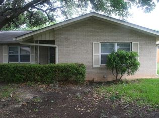 212 A&b Sw Manor Dr, Kerrville, TX 78028