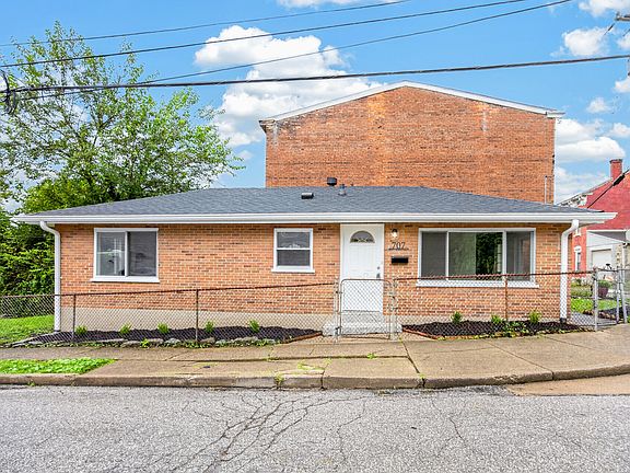 3rd image of 902 Baker St
