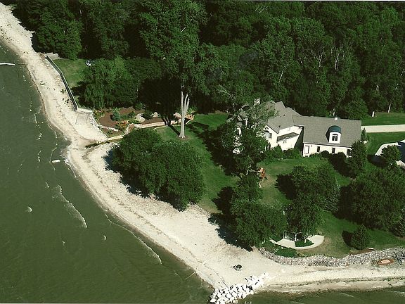 4th image of 4367 Nicolet Dr