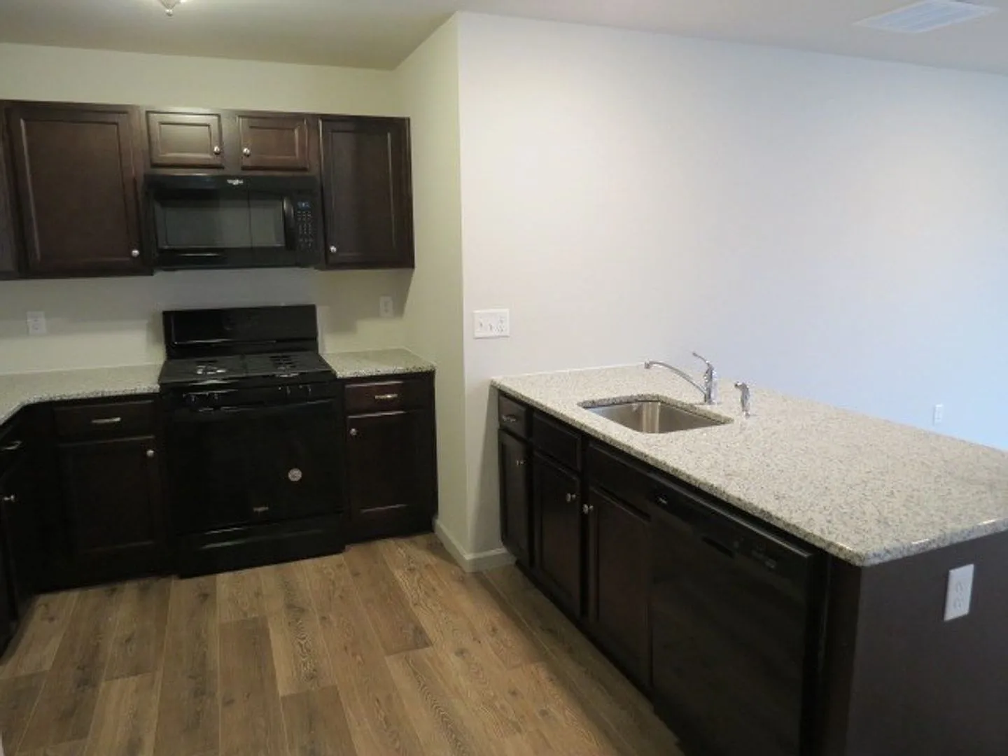 Pennsburg Beautiful 2 Bedroom 1.5 bath Townhome with garage $1,925/month — Photo 3