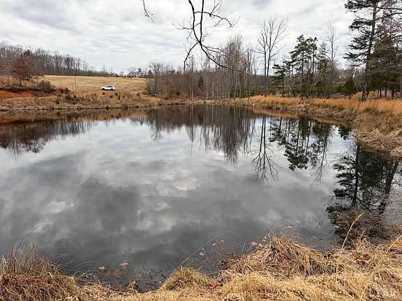 2nd image of 2192 Hixburg Rd