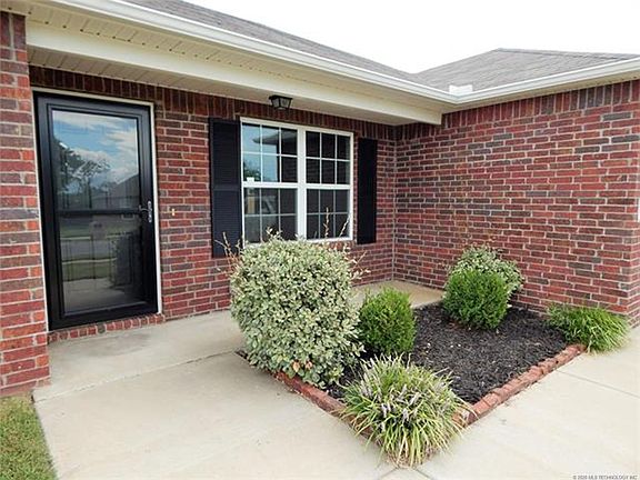 3rd image of 23183 S Jewell Dr